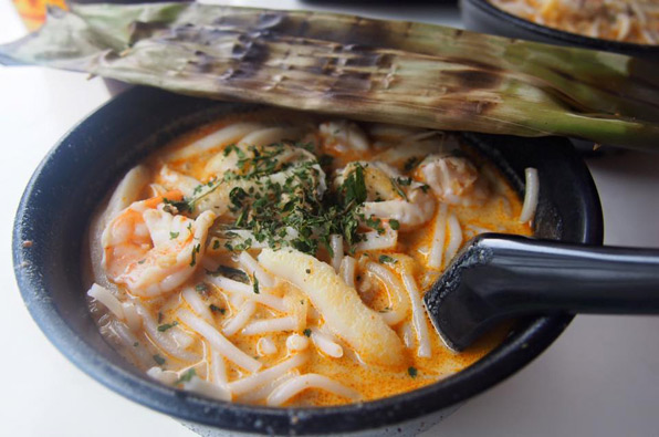 328 Katong Laksa Top best Laksa Good Food You Should Eat when travel to Singapore