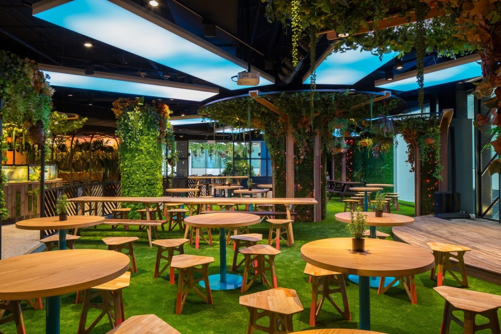 Picnic Urban Food Park at Wisma Atria top restaurant for family in singapore