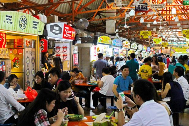 Dine at Hawker Center Food Experience Need To Try In Singapore