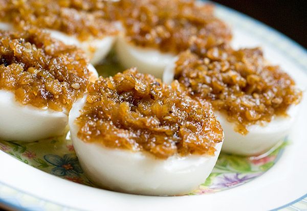 Another breakfast dish is seen regularly in Singapore and Johor, most stalls selling Chwee Kueh only open in the morning and close at lunchtime, Singapore Foods