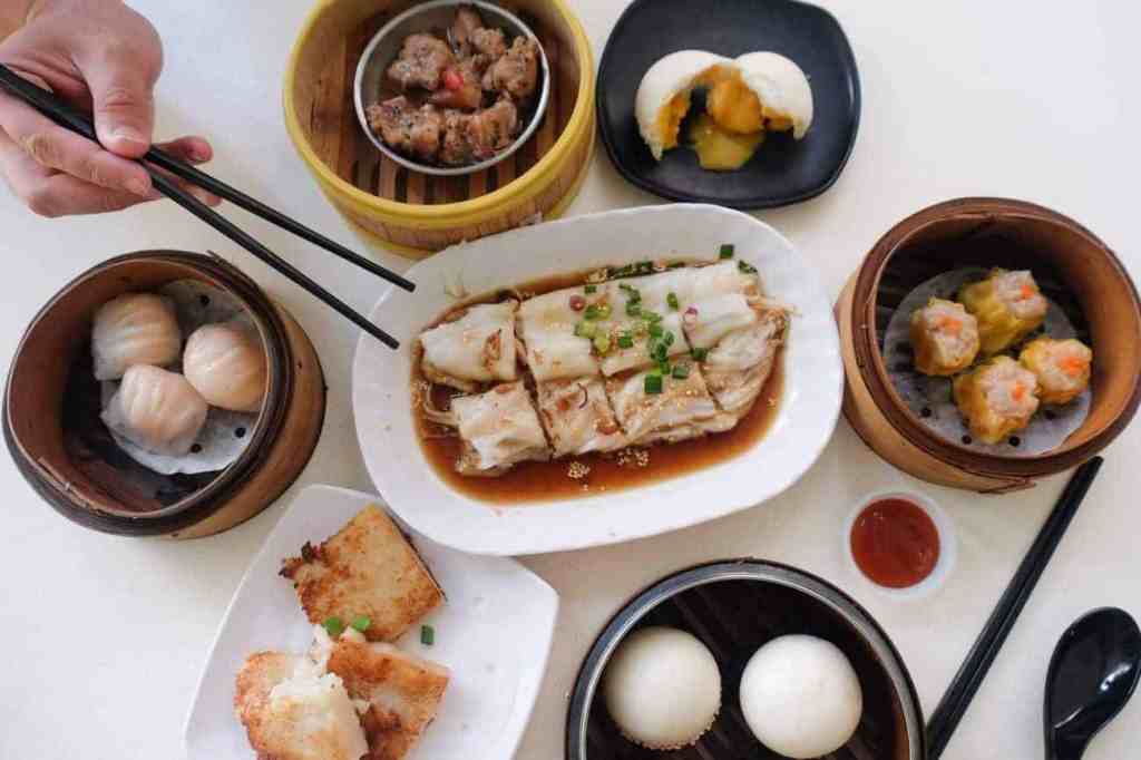 Another type of Hong Kong / Shanghai inspired cuisine available in Singapore is Dim Sum or "Dian Xin", Singapore Foods