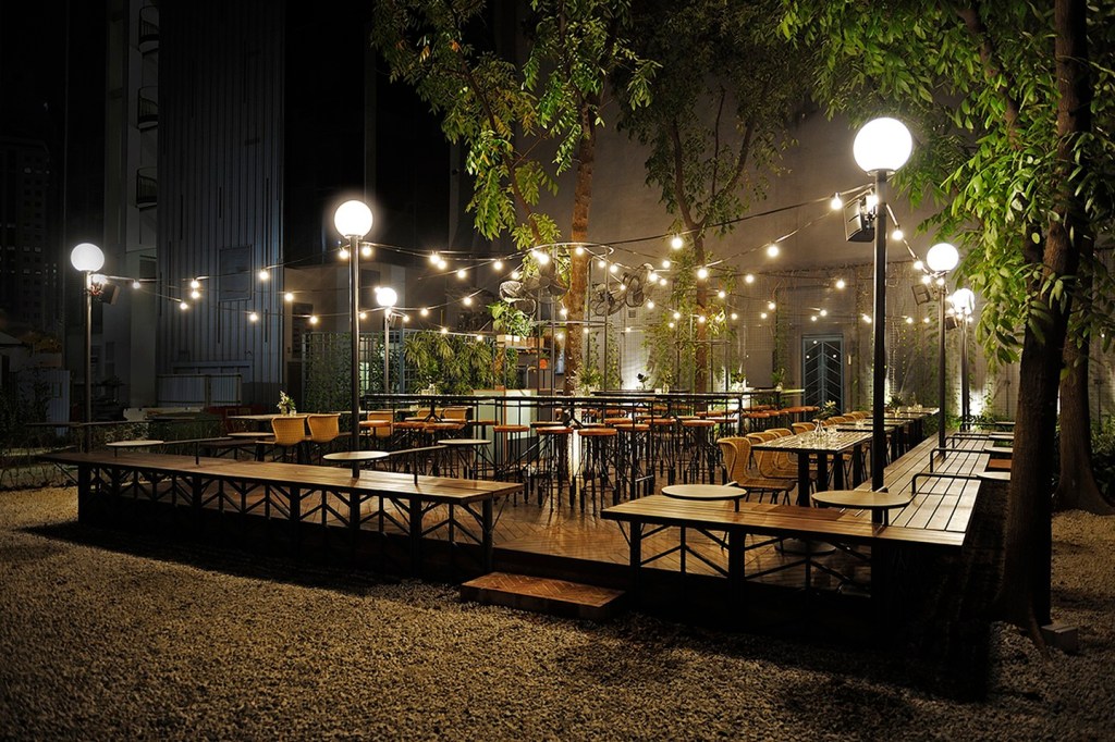 Top 6 best late night restaurant in Singapore need to try when traveling to Singapore - The Black Swan